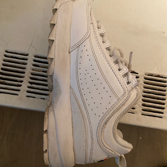 Fila shoes - Picture 3 of 5